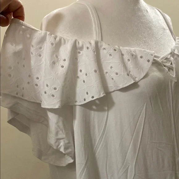 Torrid White Flutter Sleeve Ruffled Blouse - Picture 2 of 7